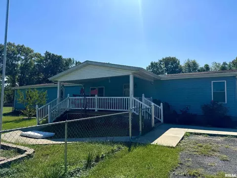 2210 E Cleveland St, West Frankfort, IL 62896