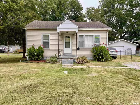 1106 N 11th St, Murphysboro, IL 62966