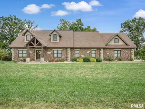 432 Indian Trail Dr, Pinckneyville, IL 62274