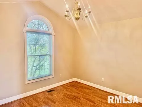 736 Fulton Dr, Centralia, IL 62801 photo 5