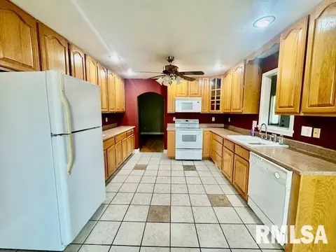736 Fulton Dr, Centralia, IL 62801 photo 4