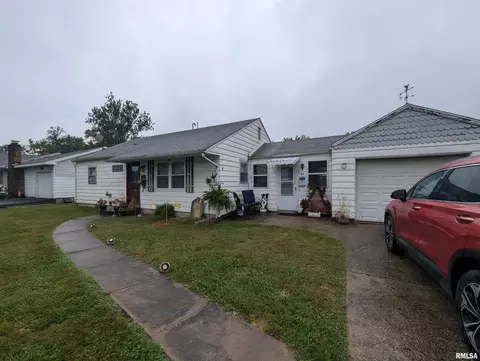 38 Ridge Rd, Centralia, IL 62801
