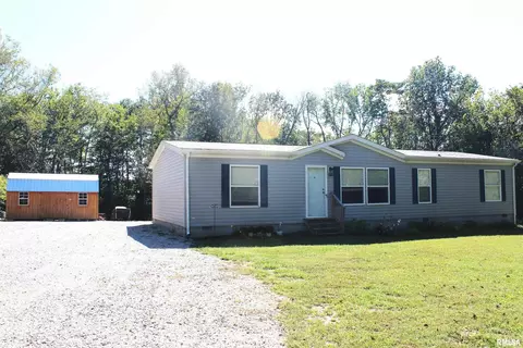 851 W Lincoln St, Dix, IL 62830
