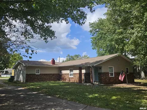 507 N Brown St, Benton, IL 62812