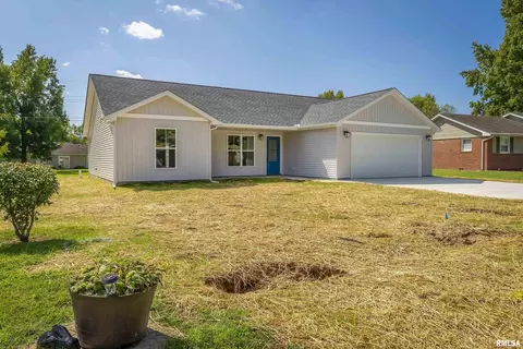 1009 Hillcrest Dr, Marion, IL 62959