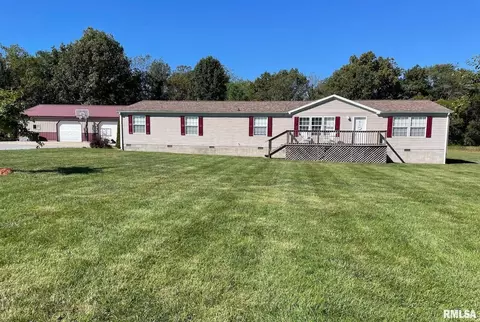 191 White Rd, Eldorado, IL 62930