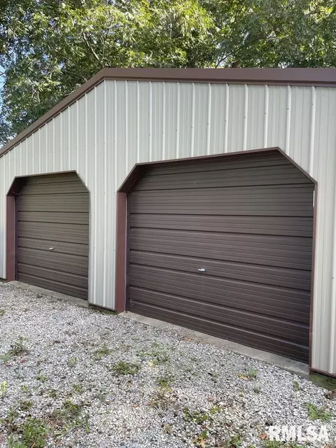 503 E Matthew St, Sesser, IL 62884 photo 7