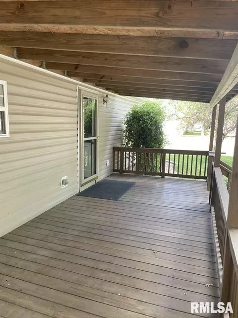 503 E Matthew St, Sesser, IL 62884 photo 6