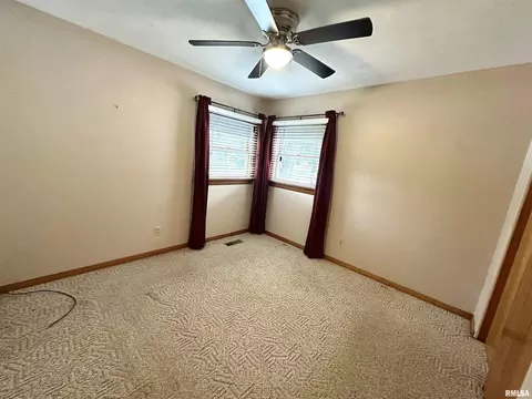 616 E 12th St, Centralia, IL 62801 photo 6