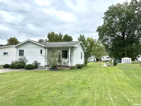 616 E 12th St, Centralia, IL 62801