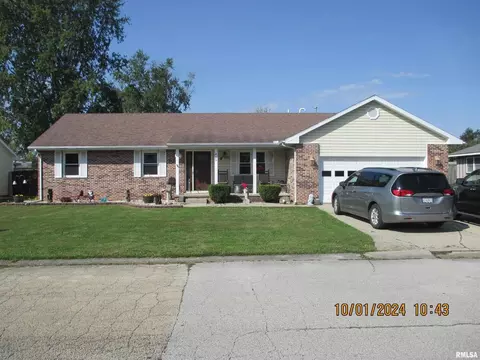 425 Briarwood St, Salem, IL 62881