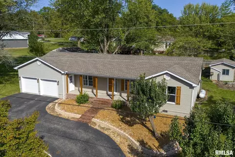 12656 N Shoreland Dr, Marion, IL 62959