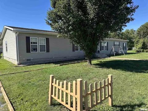 809 N Horn St, West Frankfort, IL 62896