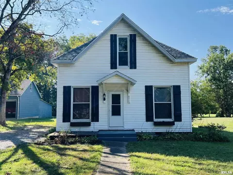 671 2nd St, Omaha, IL 62871