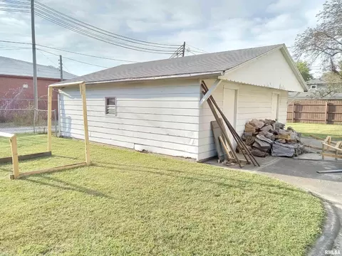 218 Leafland, Centralia, IL 62801 photo 12