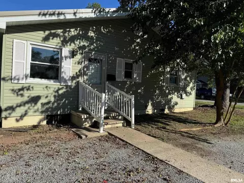 529 E Smith St, Benton, IL 62812 photo 16