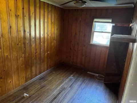 529 E Smith St, Benton, IL 62812 photo 13