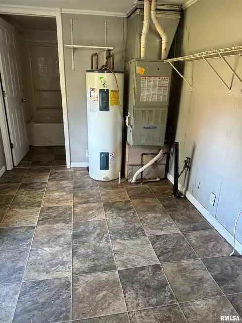 529 E Smith St, Benton, IL 62812 photo 10