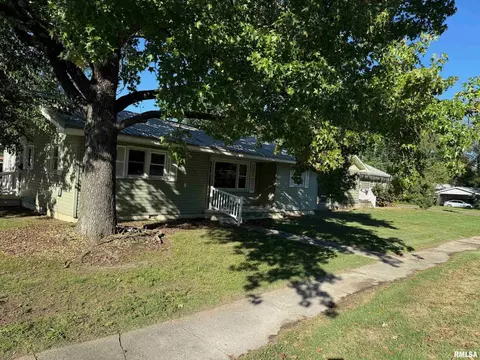 529 E Smith St, Benton, IL 62812 photo 20