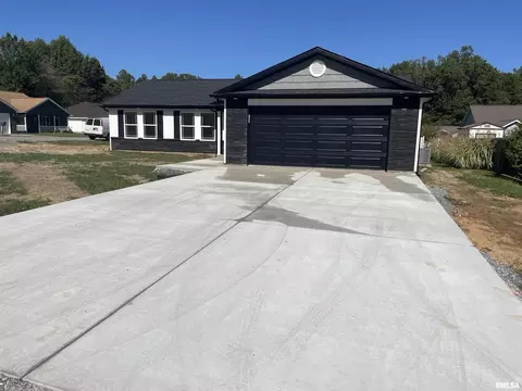 301 Olivia Dr, Marion, IL 62959 photo 2