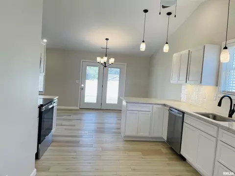 301 Olivia Dr, Marion, IL 62959 photo 11