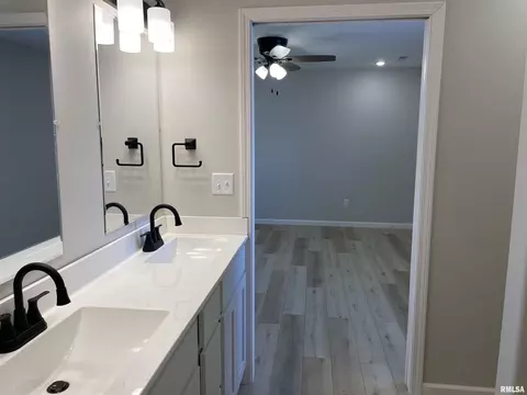 301 Olivia Dr, Marion, IL 62959 photo 19