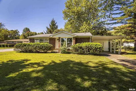2929 Logan St, Mount Vernon, IL 62864