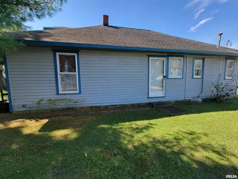 909 E 3rd St, Flora, IL 62839 photo 4