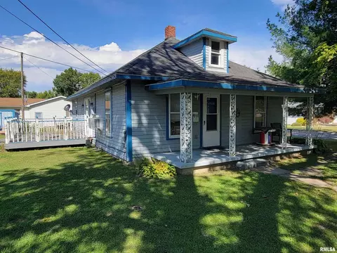 909 E 3rd St, Flora, IL 62839 photo 2