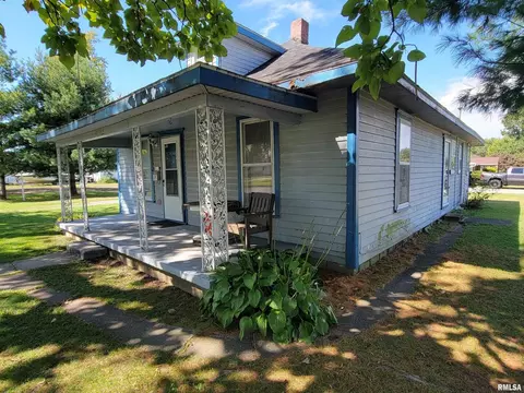 909 E 3rd St, Flora, IL 62839 photo 3