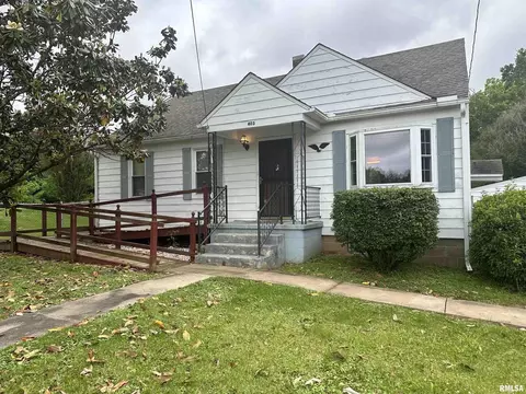403 E Cross St, Dongola, IL 62926