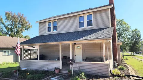 112 W Lindell St, West Frankfort, IL 62896