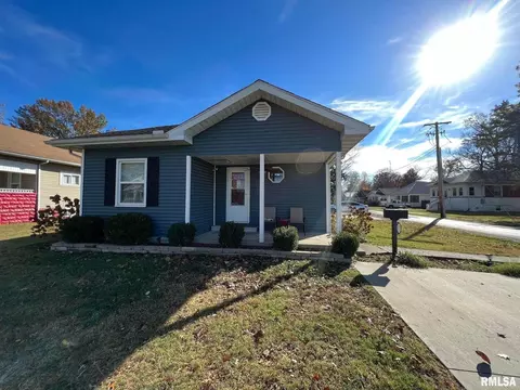 802 E Main St, Benton, IL 62812 photo 10