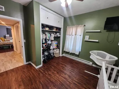802 E Main St, Benton, IL 62812 photo 28