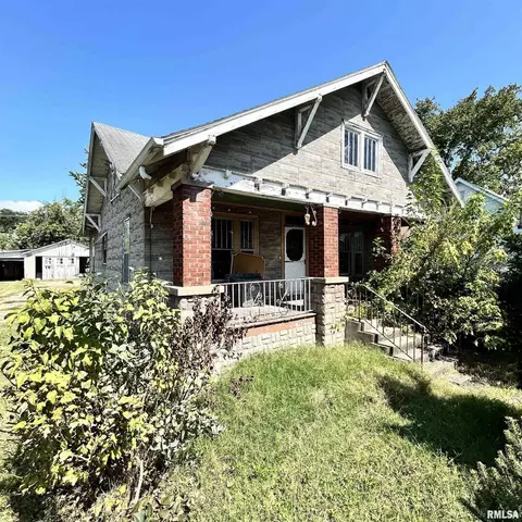 506 W 5th St, Johnston City, IL 62951