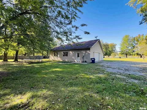100 Mundy St, Eldorado, IL 62930