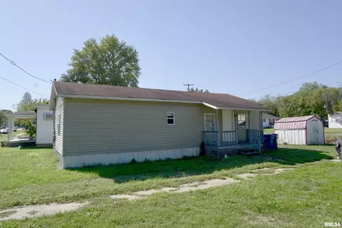 215 N 5th St, Elkville, IL 62932