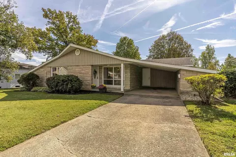 101 W Robinson St, Harrisburg, IL 62946