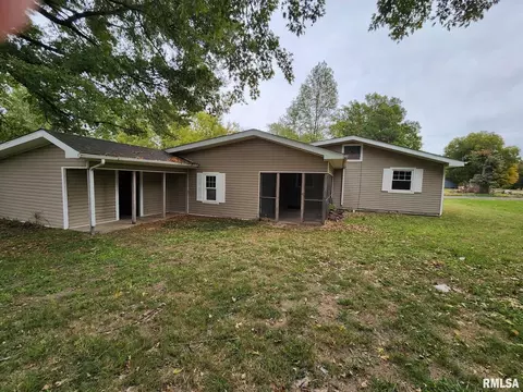 713 S 23rd St, Herrin, IL 62948 photo 3