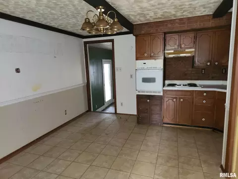 713 S 23rd St, Herrin, IL 62948 photo 7