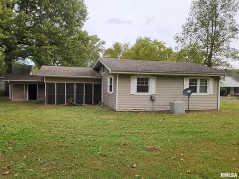 713 S 23rd St, Herrin, IL 62948 photo 2