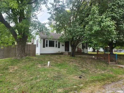 203 E Brown St, Pinckneyville, IL 62274