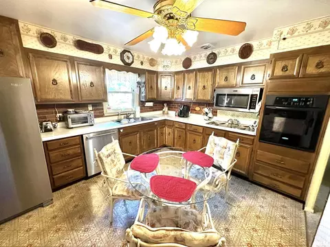 2 Charles Dr, Centralia, IL 62801 photo 6