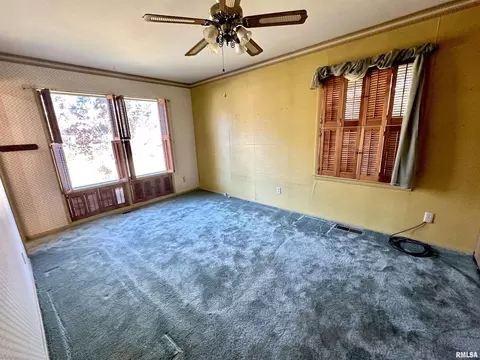 2 Charles Dr, Centralia, IL 62801 photo 11
