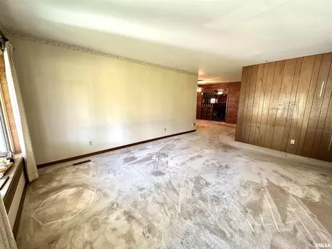 2 Charles Dr, Centralia, IL 62801 photo 9