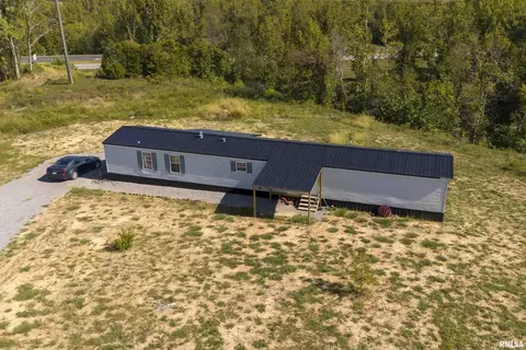 9200 Charlie Birger Ln, Marion, IL 62959