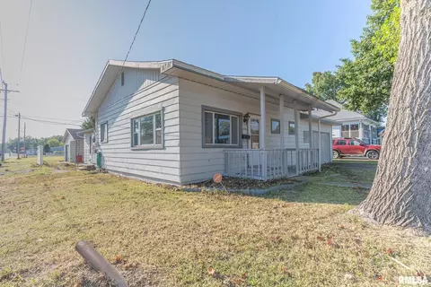 1542 Hester Ave, Centralia, IL 62801 photo 3