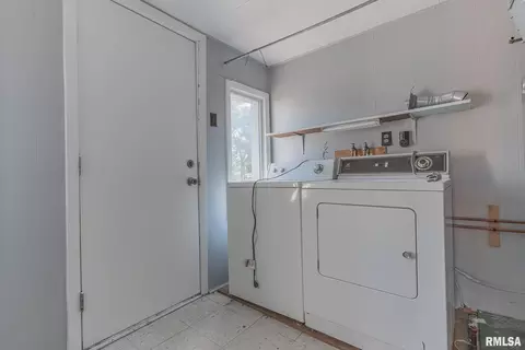 1542 Hester Ave, Centralia, IL 62801 photo 11