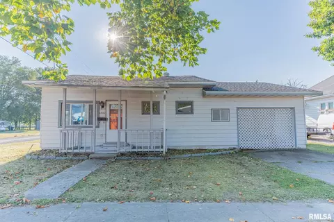 1542 Hester Ave, Centralia, IL 62801