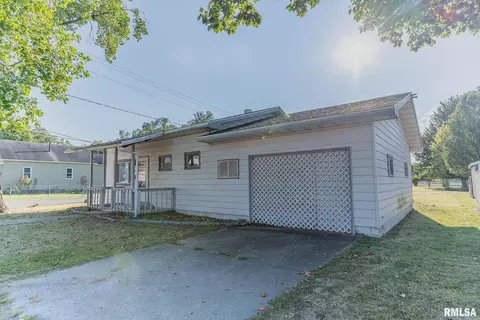 1542 Hester Ave, Centralia, IL 62801 photo 2
